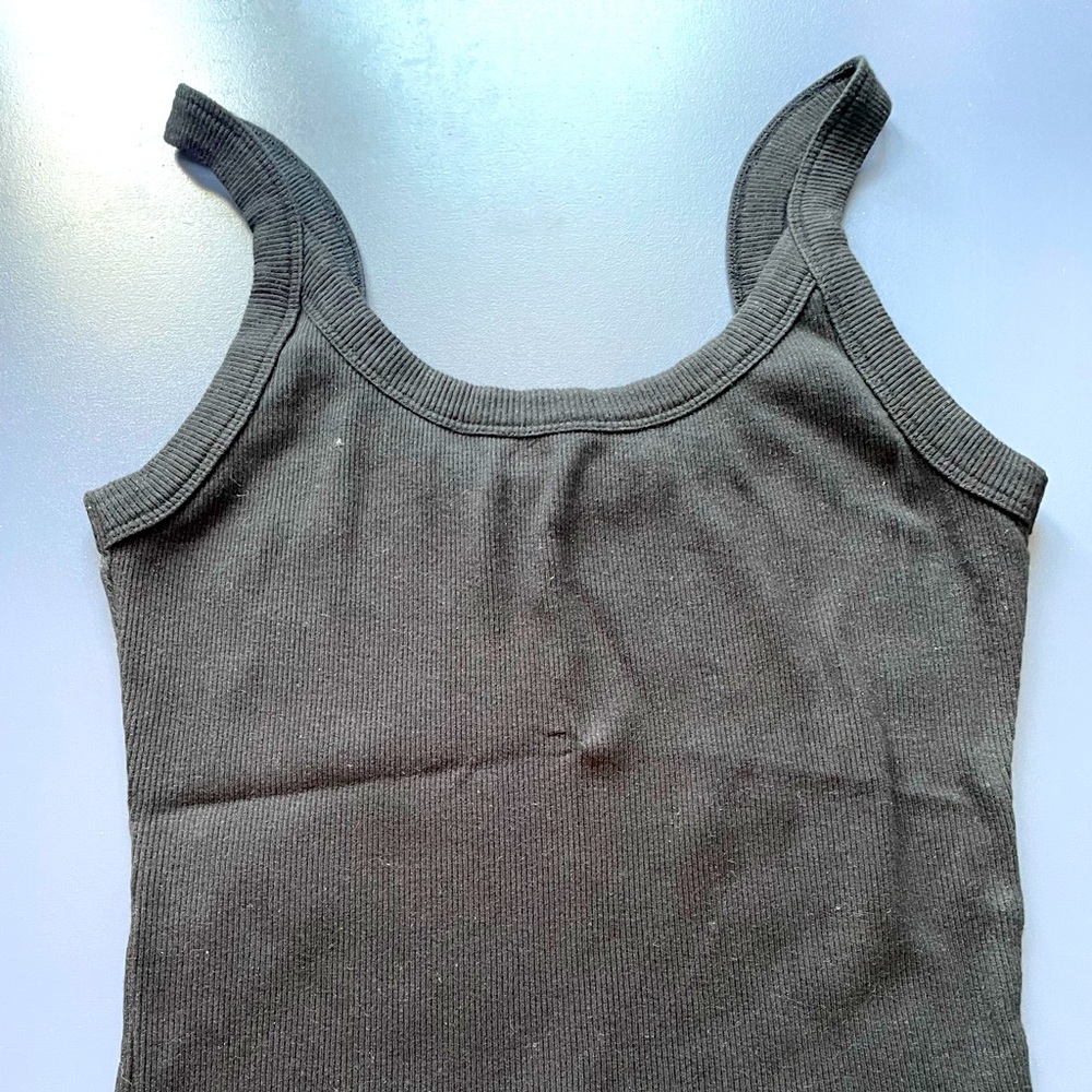 Abercrombie 90s essential cami tank size small, only worn once!
